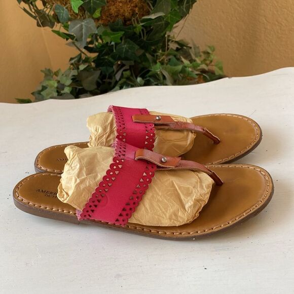 American Eagle Outfitters Slip-On T-Strap Pink Thong Sandals Size 8 - Picture 1 of 8